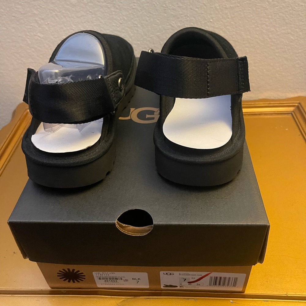 BRAND NEW MEN UGG GOLDENCOAST CLOG!!